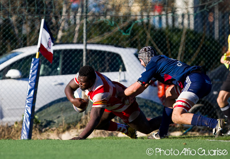 il man of the match derrick appiah segna la sua seconda meta