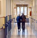 Anziani, '1 su 3 vittima di abusi', da geriatri vademecum segnali allarme.