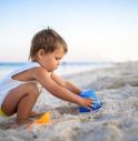 Fiaso, 'bimbi sono vulnerabili e vanno protetti, no spiaggia in ore centrali'.