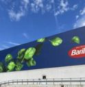 Per i 30 anni del pesto Barilla inaugurato un maxi murale artistico di oltre 800mq.