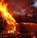 Incendio distrugge baita in zona Cinque Torri