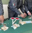 Beccano il pusher con 340 dosi da vendere