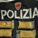 Si immerge nel fiume per sfuggire alla Polizia, arrestato 