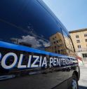 Detenuto appicca il fuoco in carcere, sette agenti intossicati 