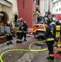 Scoppia l'incendio, donna tenta di saltare dal terzo piano