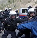 Migranti, scontri al Brennero tra manifestanti e polizia austriaca