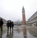 A Venezia acqua alta a 99 centimetri, allagata Piazza San Marco