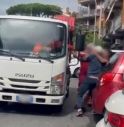 Roma, infuriato per l'esonero di De Rossi, prende a pugni operatore della raccolta rifiuti