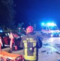 Esce dalla macchina incidentata e muore travolto da un'auto