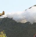 Incendi, notte di paura a L'Aquila: gente in strada