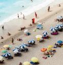 Malore mentre fa il bagno al mare, muore nel Salento 