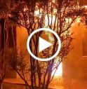 Preganziol, a fuoco nella notte il rustico vicino alla casa - VIDEO