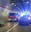 Incidente stradale in galleria: quattro feriti, tra cui un minore