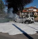 Paura a Trevignano: auto prende fuoco