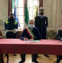 Foto di repertorio, firma della convenzione