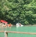 Auto precipita nel lago di Santa Croce, una vittima