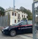 Paese, ruba due smartphone in negozio: arrestata una 27enne