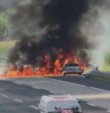 Auto in fiamme lungo il Passante di Mestre