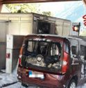 Auto in fiamme al casello di Vittorio Veneto: sul posto i vigili del fuoco