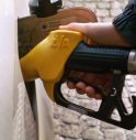Stop al cash dal benzinaio se si vuole detrarre la spesa