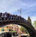 Canal Grande colorato di verde e rosso, bloccati dei francesi