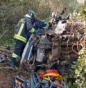 Brutto incidente, perde il controllo dell'auto e finisce fuori strada