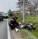 Montebelluna, perde il controllo della moto e finisce in un fosso: ferito ventunenne