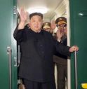 Kim a bordo del suo treno. Foto diffusa da Pyongyang