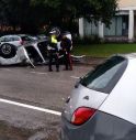 Motta, schianto tra auto in centro: in due finiscono all'ospedale