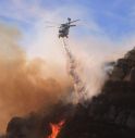 Maxi incendio a Malibu in California, migliaia gli evacuati