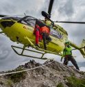 Brutta caduta, escursionista soccorso con l'elicottero