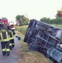 Furgone esce di strada a Mogliano: muore il passeggero