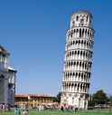 Muore mentre sale i gradini della Torre di Pisa