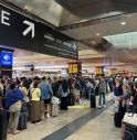 Treni bloccati a Roma Termini, la rabbia dei viaggiatori fra attesa e rimborsi