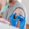 Vaccini, -39% eventi avversi sospetti: ecco quelli con più segnalazioni.