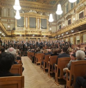 Vienna celebra il bicentenario di Strauss tra concerti, nuovi musei e balli senza tempo.