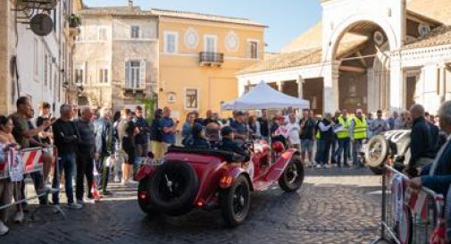 1000 Miglia, mattinata fra i borghi unici del centro Italia.