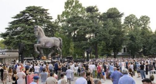 'Luci a San Siro Trotto Grand Opening', Snaitech e Vecchioni insieme per celebrare il nuovo volto dell'Ippodromo Snai San Siro.