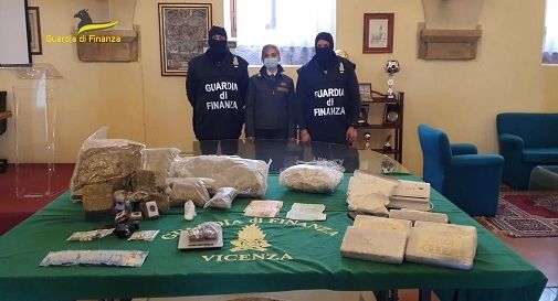 Due arresti e sequestro da 20 kg di droga 