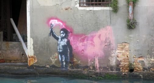 Sgarbi, murales di Banksy a Venezia restaurato con fondi privati