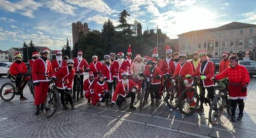 Pedalata dei Babbi Natale