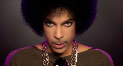 Addio a Prince, il re del pop trovato morto nella sua casa in Minnesota