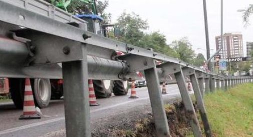 Lavori sul cavalcavia: traffico paralizzato