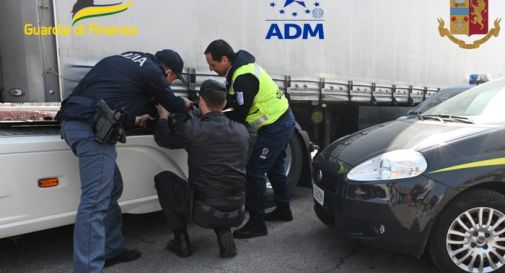 Sequestrati 22 kg di oppio nascosto in autoarticolato iraniano 