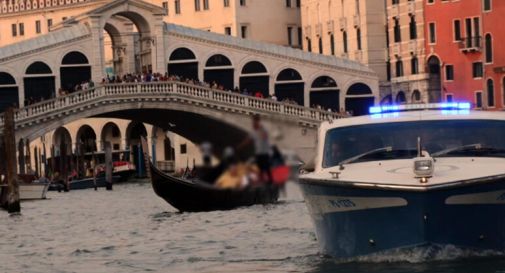 Ruba un barchino a Venezia, arrestato dalla polizia