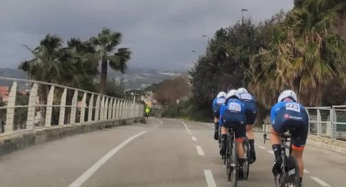 Vazzola, ciclista travolta dall'auto: il conducente taglia la corda