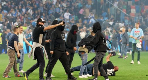 Perquisizioni in corso per gli scontri allo stadio