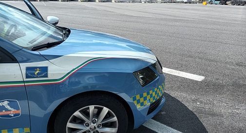 Collisione tra vettura e autocarro, un morto e un ferito