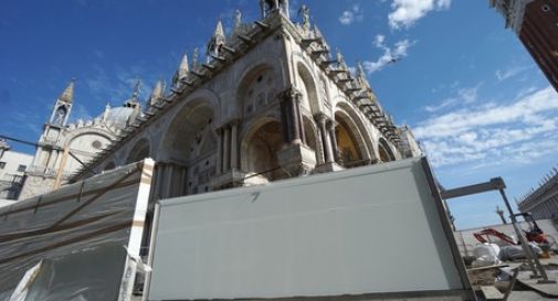 Arrivate le lastre di vetro per la 'cintura' a protezione della Basilica di San Marco 