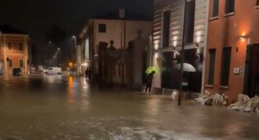 Castelfranco, esonda l’Avenale: strade allagate e paura dell'alluvione -VIDEO